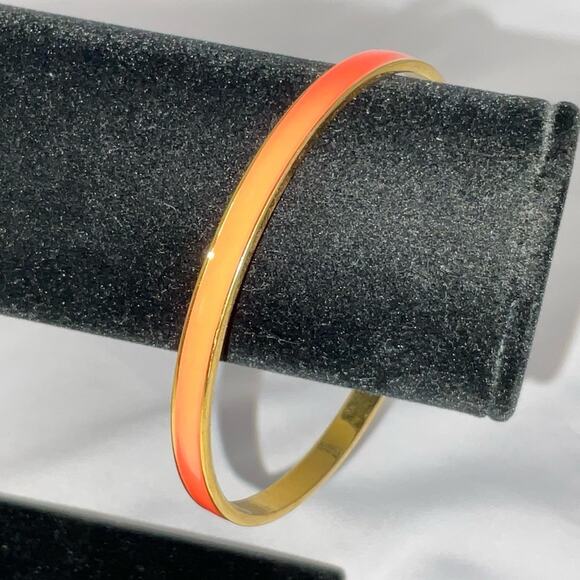 J CREW ORANGE ENAMEL GOLD TONE DESIGNER BANGLE BRACELET 3” - Picture 3 of 8